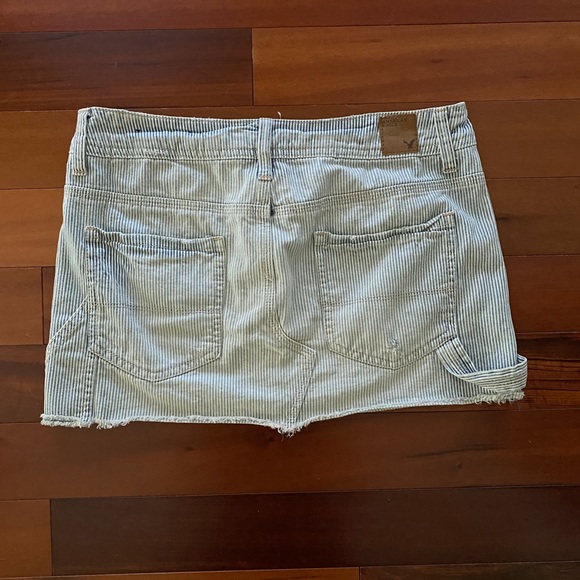 [American Eagle] Seersucker Denim Mini Skirt - Picture 2 of 5